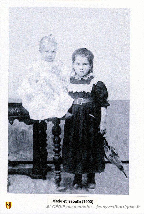 Marie et Isabelle en 1900.jpg - Marie (à gauche) et Isabelle Caparros en 1900.
